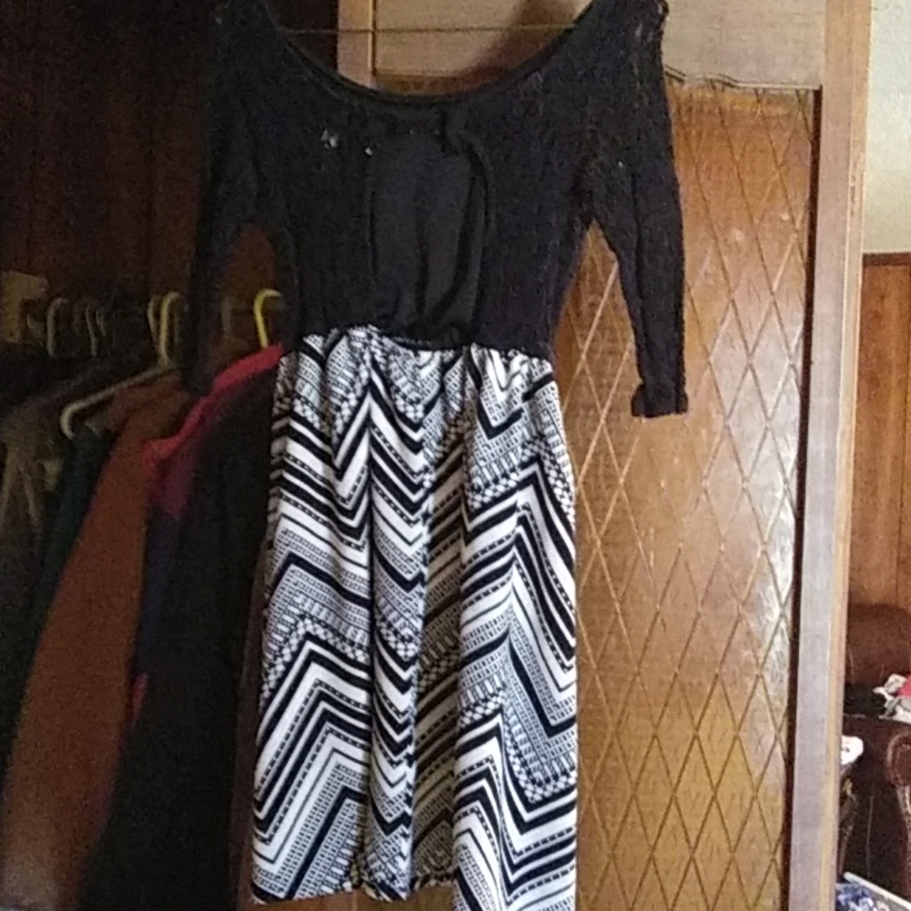Dress - Picture 2 of 2